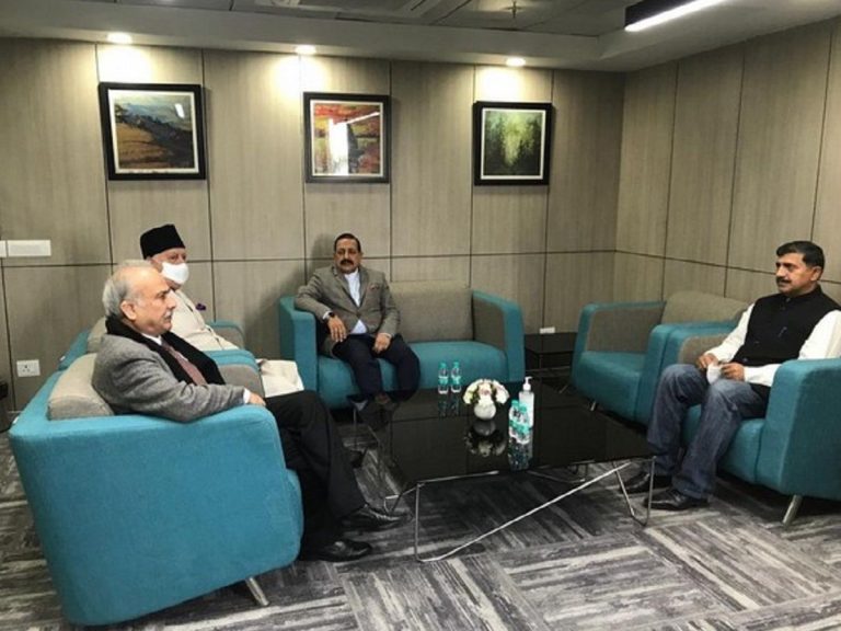 నియోజ‌క‌వ‌ర్గాల పున‌ర్విభ‌జనపై త‌ర్జ‌న‌భ‌ర్జ‌న‌…వ్యతిరేకిస్తున్న కాశ్మీర్‌ పార్టీలు…