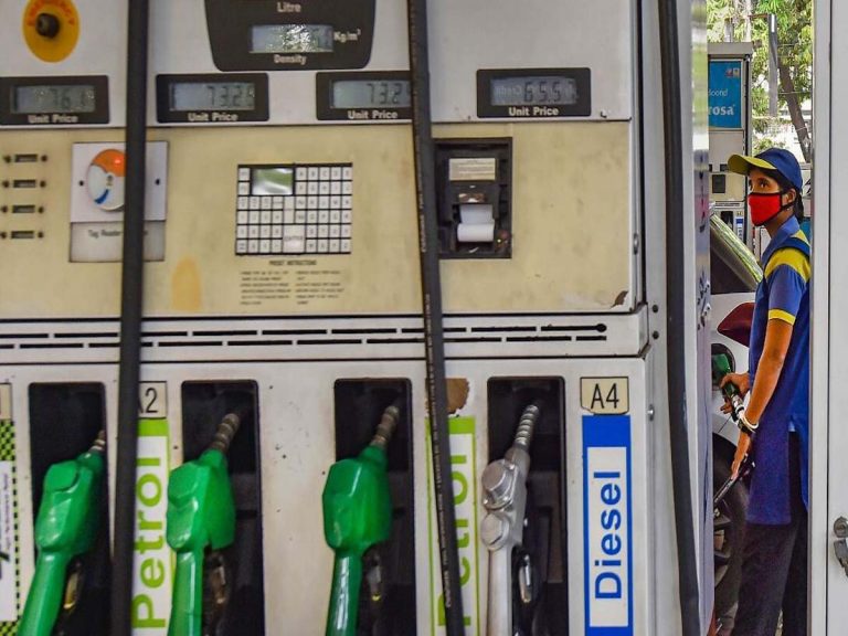 ఝార్ఖండ్ ప్ర‌భుత్వం కీల‌క నిర్ణ‌యం… లీటర్ పెట్రోల్‌పై రూ. 25 త‌గ్గింపు…