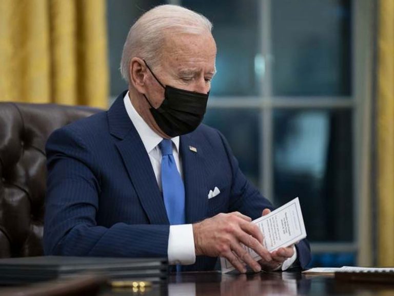 అగ్రరాజ్యానికి ఒమిక్రాన్‌ బెడద.. బైడెన్‌ సిబ్బందికీ పాజిటివ్..!