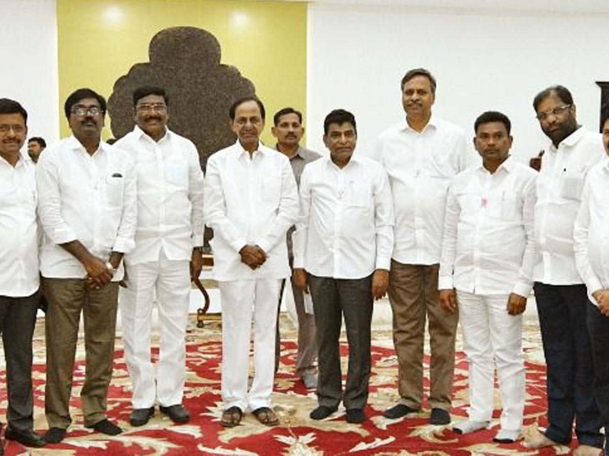 కేసీఆర్‌ను కలిసిన తాతా మధుసూధన్‌ రావు