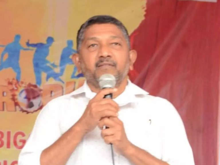 లైంగిక ఆరోపణలు.. మంత్రి పదవి ఊడింది..!