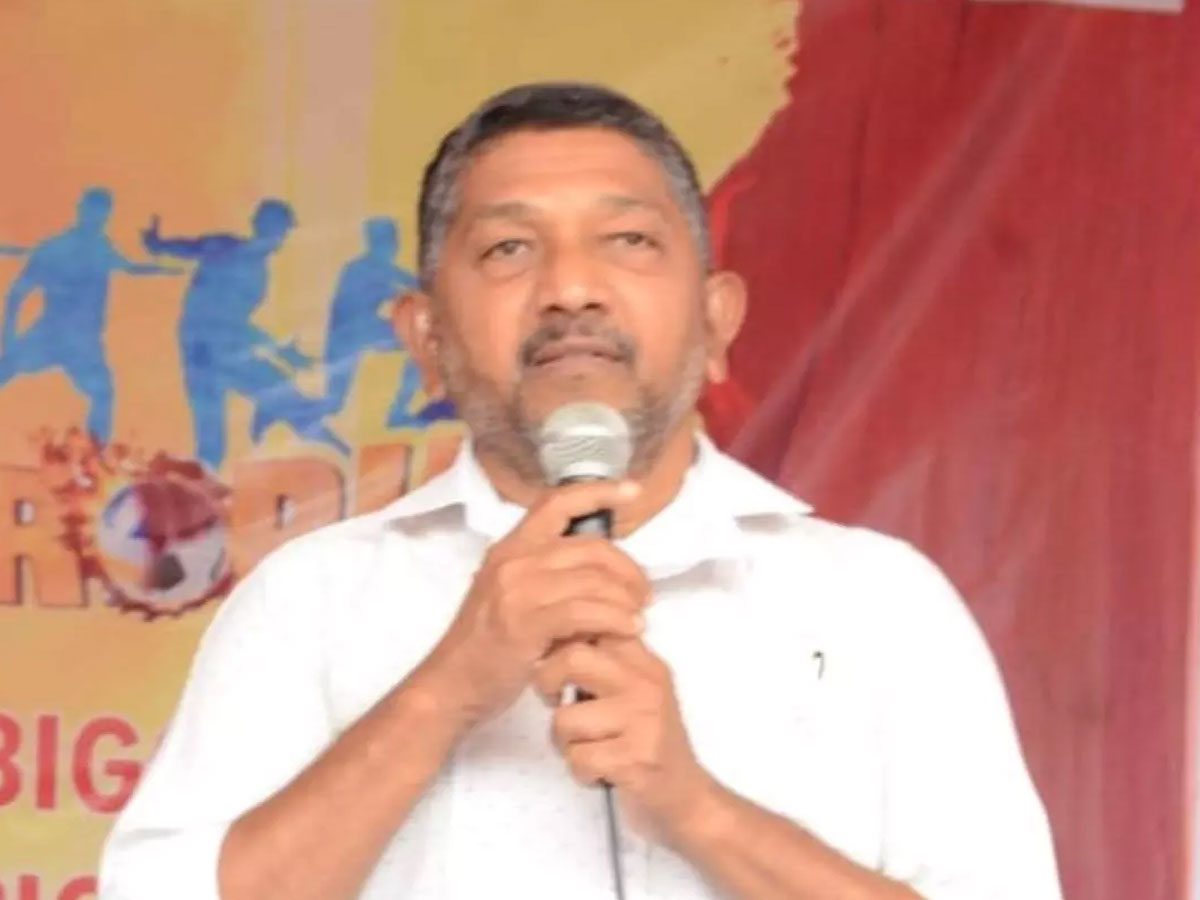 లైంగిక ఆరోపణలు.. మంత్రి పదవి ఊడింది..!