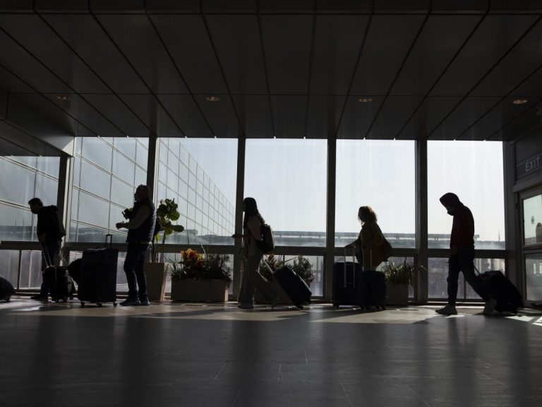 12 దేశాల్లో బ‌య‌ట‌ప‌డిన ఒమిక్రాన్‌… అప్ర‌మ‌త్త‌మైన ఇండియా…