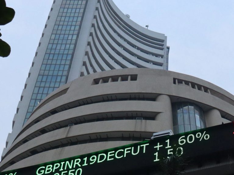 ప్ర‌పంచ మార్కెట్ల‌పై ఒమిక్రాన్ ప్ర‌భావం…