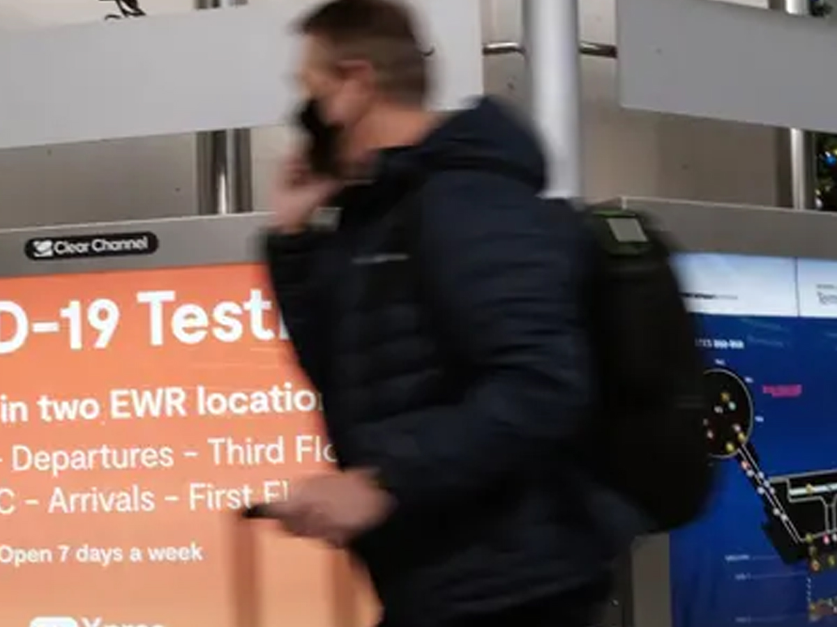 చాప‌కింద నీరులా ఒమిక్రాన్‌… మ‌ళ్లీ ఆంక్ష‌ల చ‌ట్రంలో ప్ర‌పంచం…