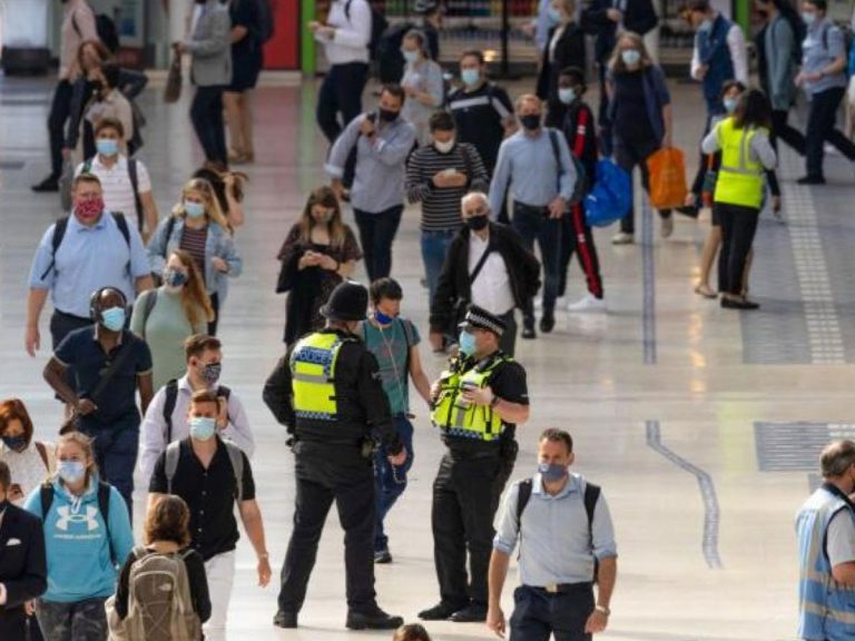 బ్రిటన్‌లో ఒమిక్రాన్‌  విలయం..!