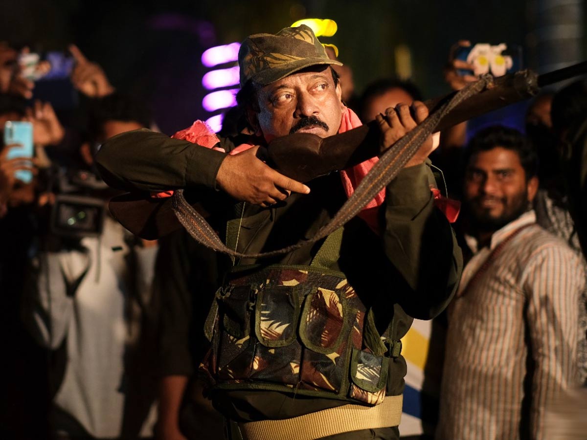 నక్సలైట్ గా మారిన ఆర్జీవీ… ‘కొండా’ వ్రాప్ అప్ పార్టీలో హల్చల్