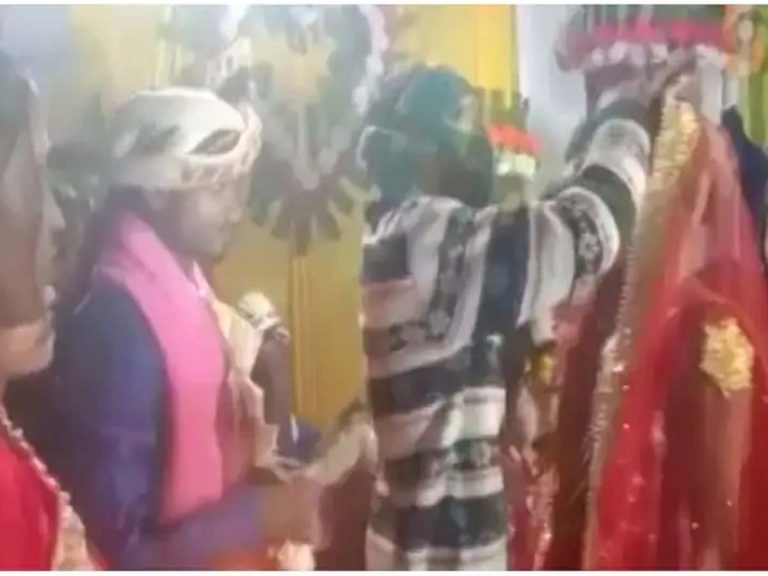 పెళ్లి మండ‌పంలోకి దూరి పెళ్లికూతురి నుదిటిపై తిల‌కం దిద్దిన యువ‌కుడు…