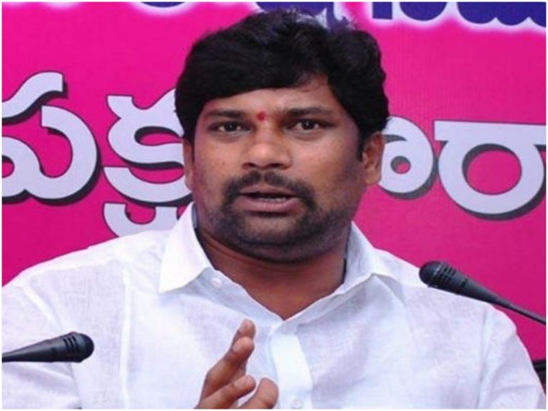 తీన్మార్ మల్లన్నకి చెప్పు దెబ్బలు తప్పవు!