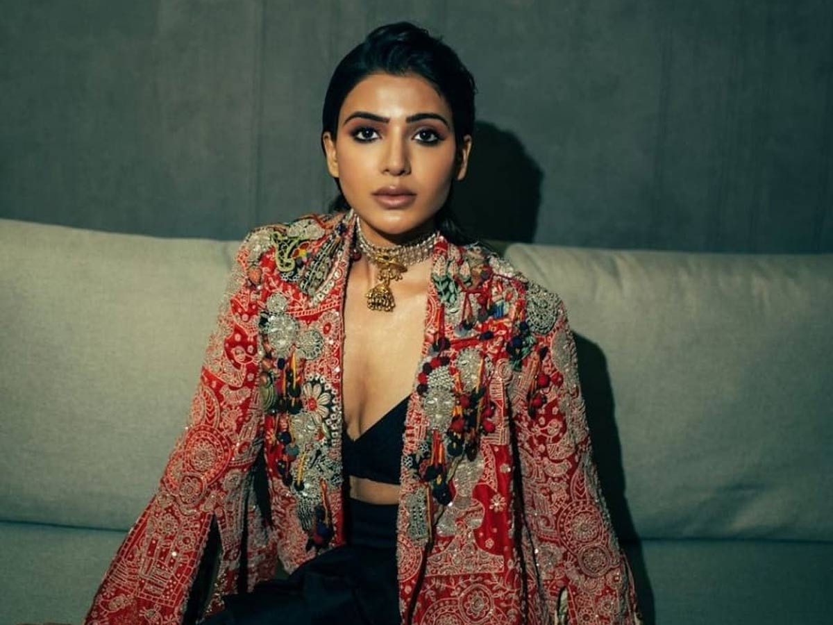 గ్లామర్ హద్దులు చెరిపేస్తున్న సామ్… పిక్స్ వైరల్