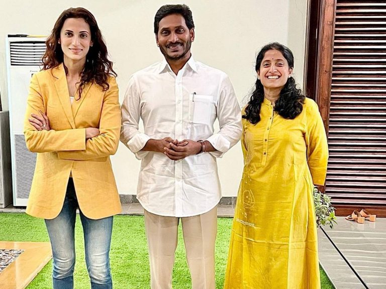 ఏపీ సీఎంను కలిసిన సమంత స్నేహితురాలు… ఎందుకు ?