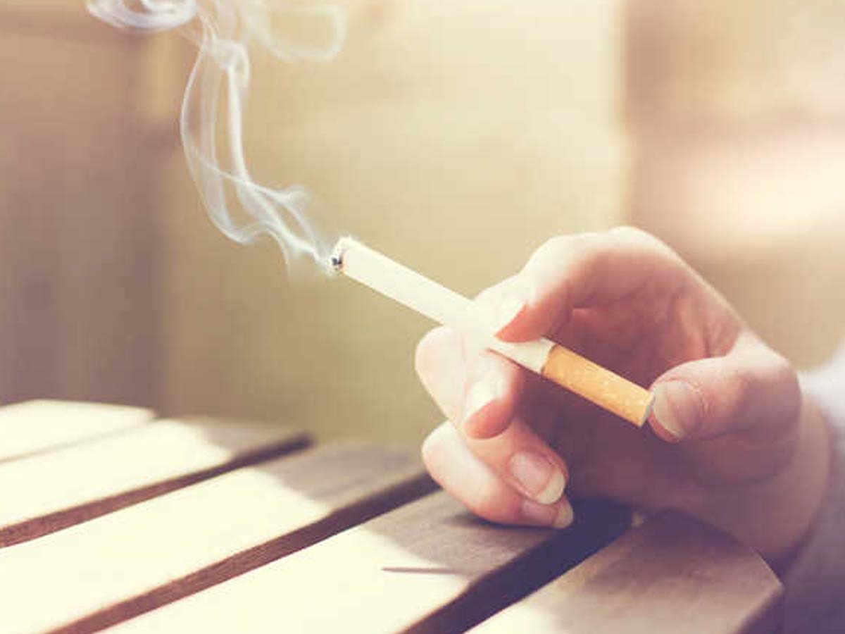 ధూమ‌పాన ప్రియుల‌కు షాక్‌:  పొగ‌తాగే వారికే క‌రోనా రిస్క్ అధికం…