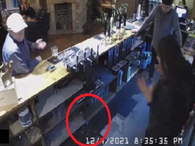 వైర‌ల్‌:  బార్‌లో రచ్చ‌చేసిన దెయ్యం… షాకైన క‌స్ట‌మ‌ర్లు…