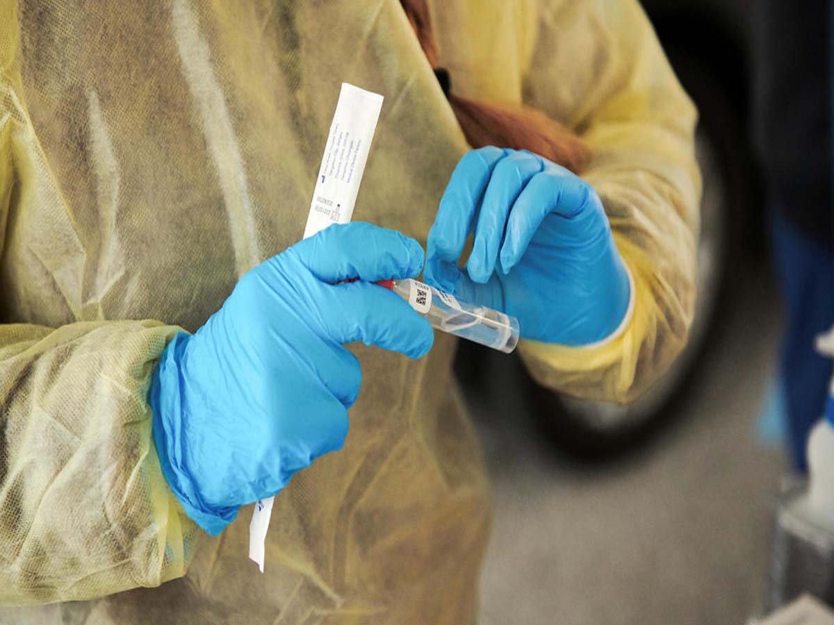 ఒమిక్రాన్ వేరియంట్ వ్యాప్తిపై అమెరికా సీడీసీ సంచ‌ల‌న వ్యాఖ్య‌లు… మాస్క్‌లు ధ‌రించ‌కుంటే…