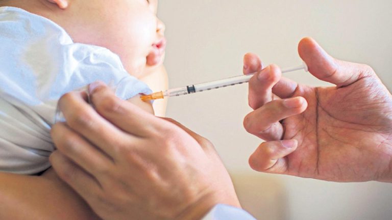 ఆరు నెలల్లో అందుబాటులోకి చిన్నారులకు వ్యాక్సిన్‌