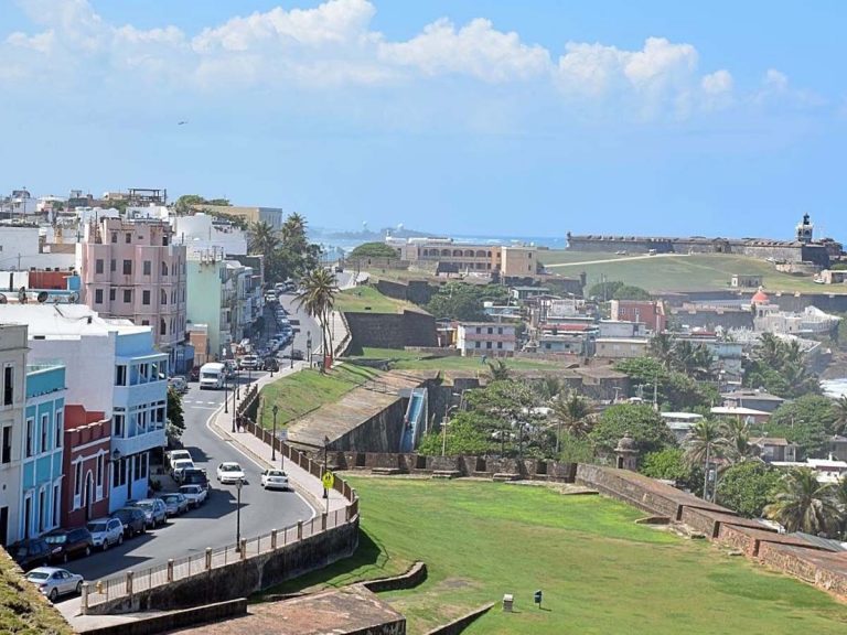 ప్యూర్టోరికాకు క్యూలు క‌డుతున్న అమెరిక‌న్ కుబేరులు… ఇదే కార‌ణం…