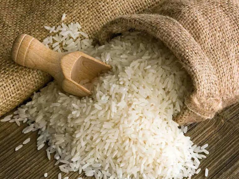 చుక్కల్లో నిత్యావసర ధరలు.. అక్కడ కిలో పిండి 2,400.. 25 కిలోల బియ్యం 2,700