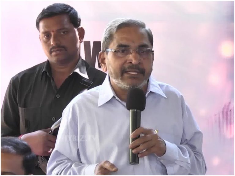 కరోనాతో మరణించిన జర్నలిస్టు కుటుంబాలకు 2 లక్షలు …15న చెక్కుల పంపిణీ