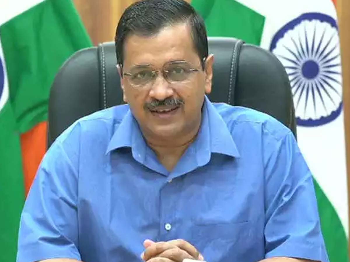 సీనియర్‌ సిటిజన్లకు బూస్టర్‌ డోస్‌ అంశాన్ని పరిశీలించండి: కేజ్రీవాల్