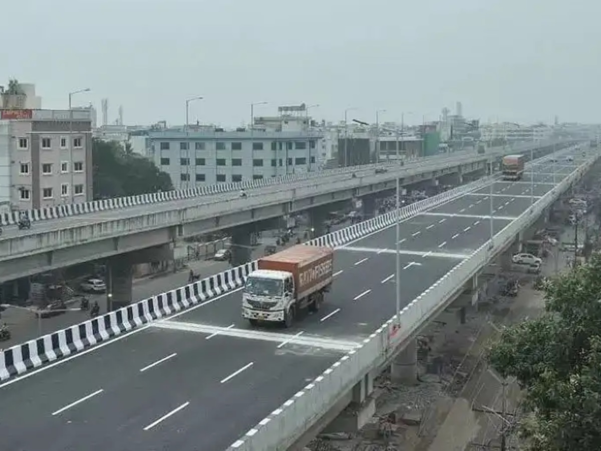 బెంజ్ సర్కిల్ రెండో ఫ్లై ఓవర్ ప్రారంభం వాయిదా