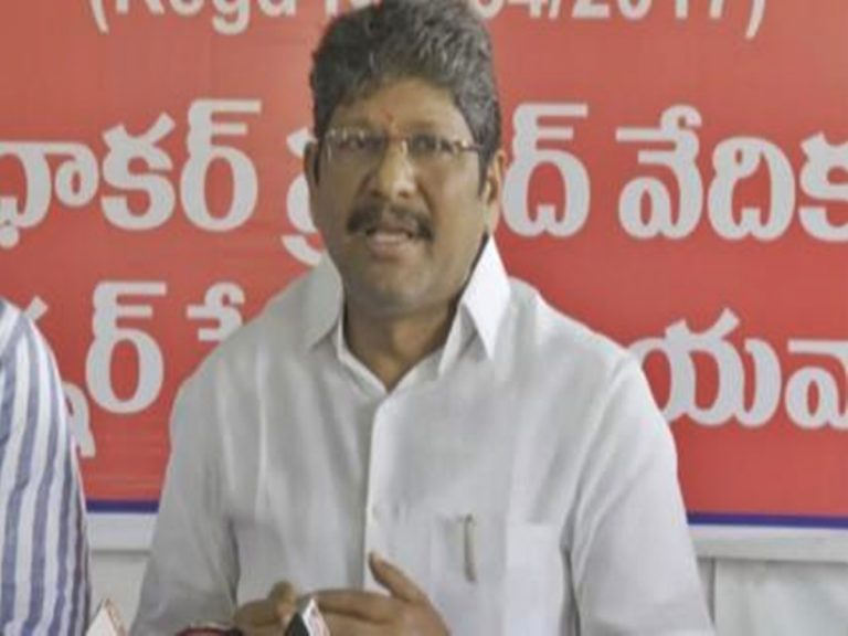 ఉద్యమంలోకి ఏ రాజకీయ పార్టీనీ అనుమతించం : బొప్పరాజు