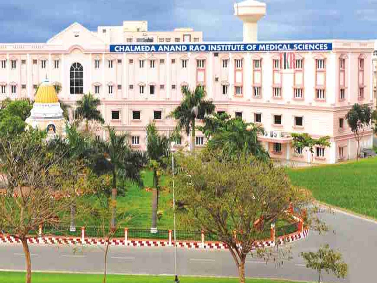 చల్మెడ కాలేజీలో పెరిగిన కరోనా కేసులు