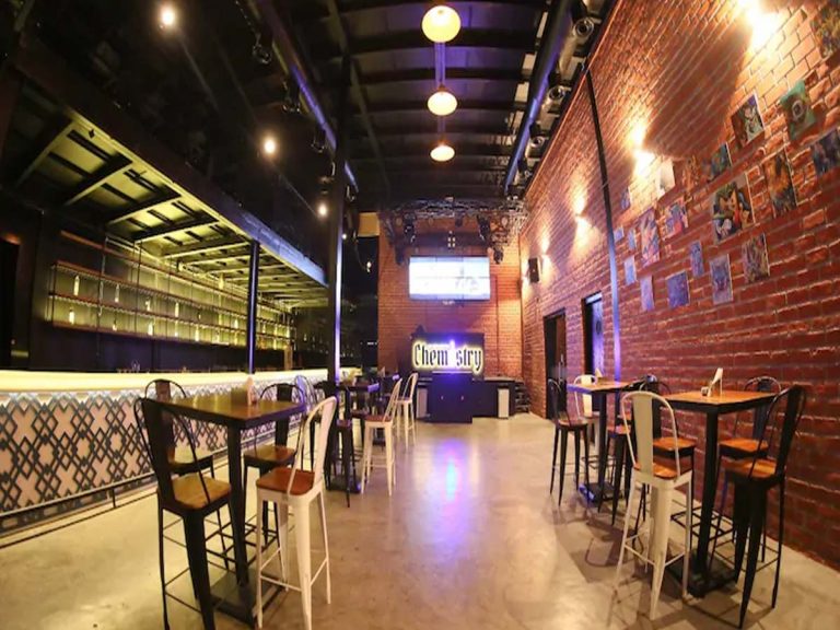 దాడి ఘటనకు పబ్‌కు సంబంధం లేదు:   కెమిస్ర్టీ పబ్‌ ఎండీ సంతోష్‌