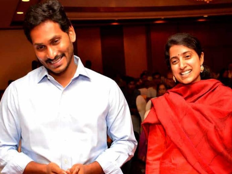 సీజేఐ ఎన్వీ రమణను కలిసిన ఏపీ సీఎం జగన్ దంపతులు