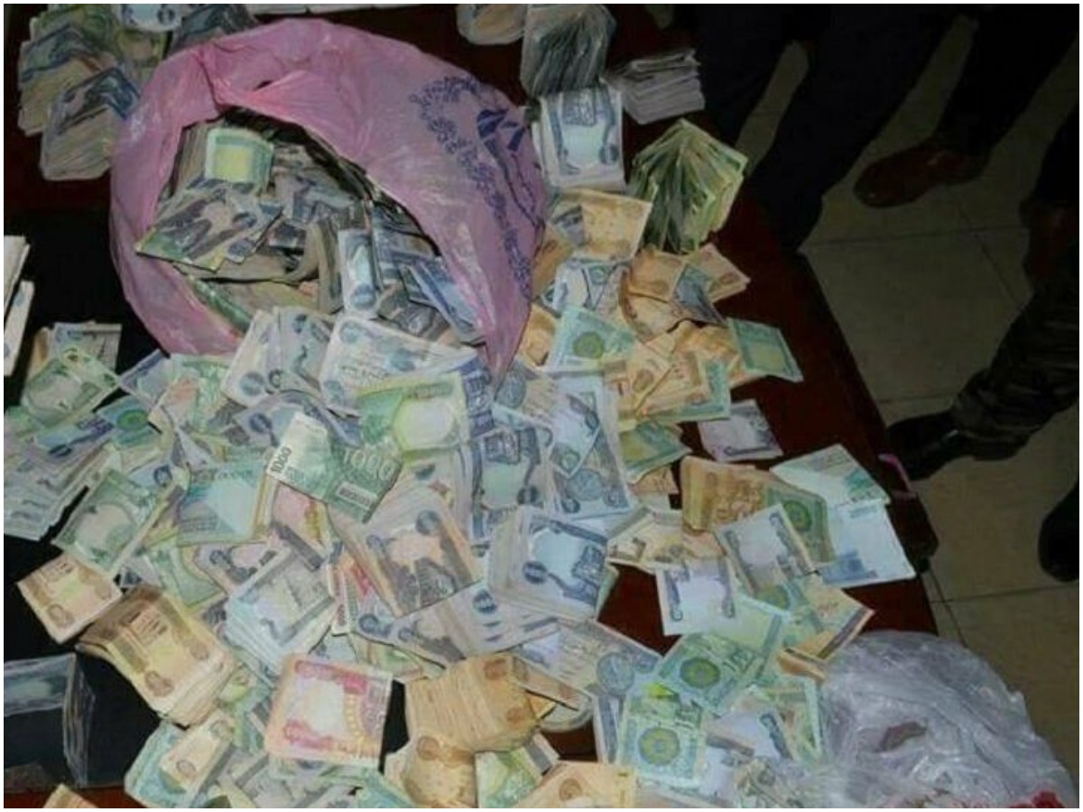 నిజామాబాద్ హైవేపై కరెన్సీ నోట్ల కలకలం