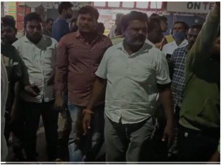 దాచేపల్లి వైసీపీలో ఫ్లెక్సీ రగడ.. జంగా వర్సెస్ కాసు