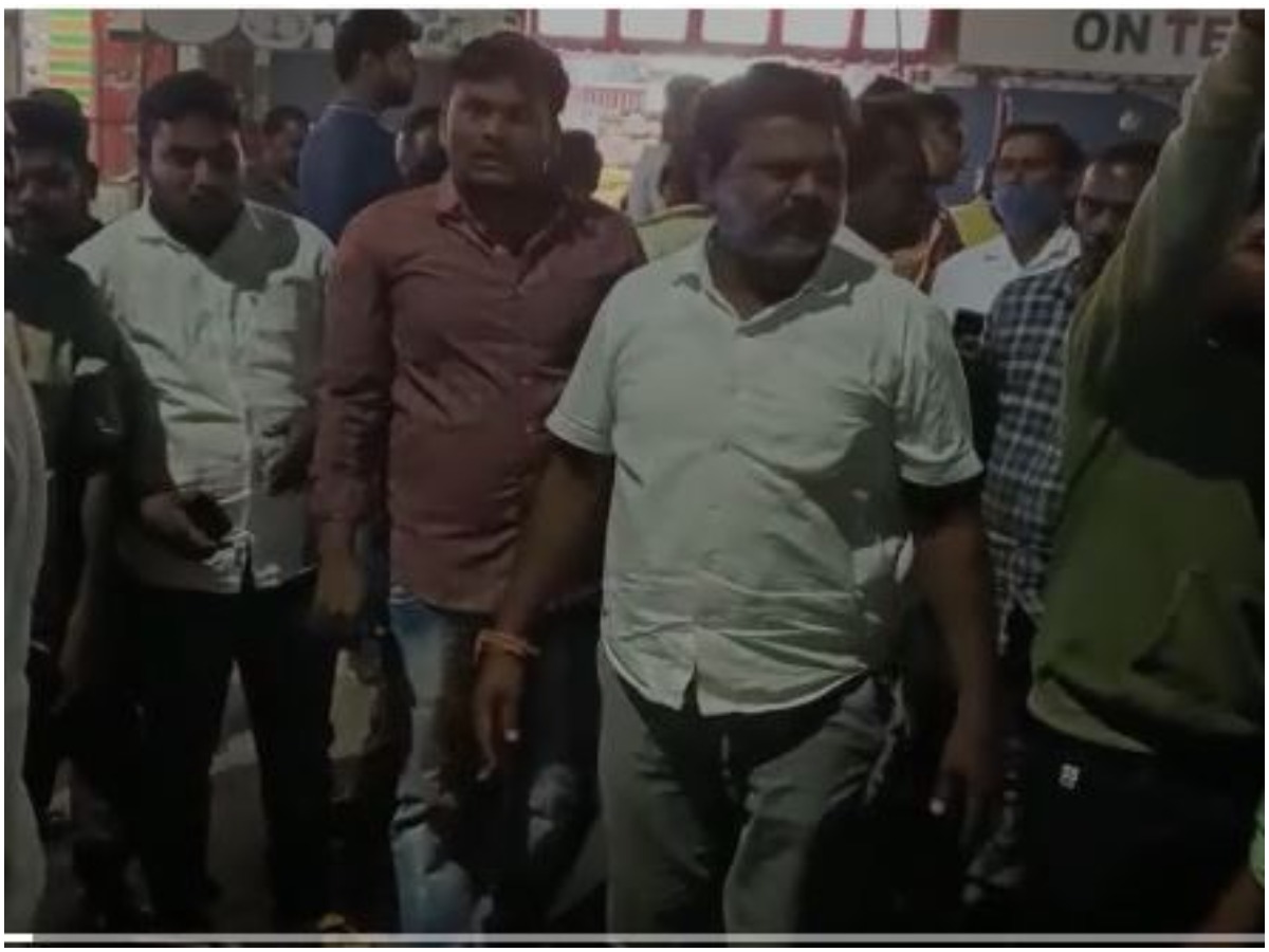 దాచేపల్లి వైసీపీలో ఫ్లెక్సీ రగడ.. జంగా వర్సెస్ కాసు