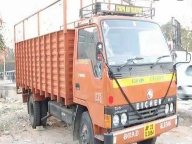 కమర్షియల్‌ ట్యాక్స్‌ అధికారుల అత్యుత్సాహం..