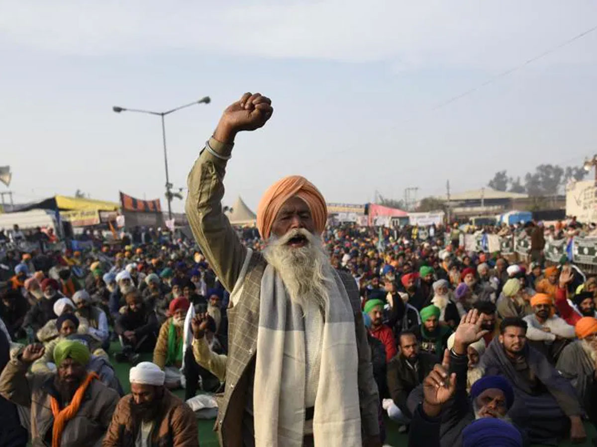 విజయగర్వంతో ఇంటికి !