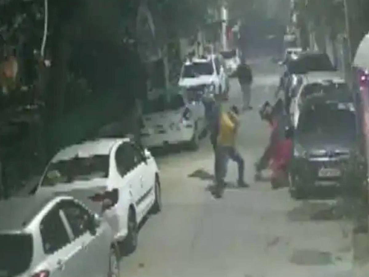 అర్ధరాత్రి నడిరోడ్డుపై ఆ ముగ్గురు మహిళలను ఆ గ్యాంగ్ ఏం చేసిందంటే..?