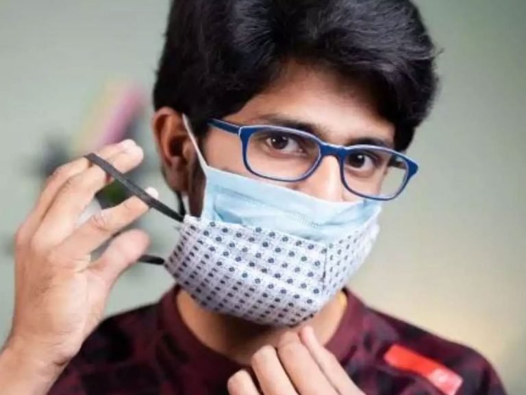 ఒమిక్రాన్‌తో పోరాడాలంటే డబుల్‌ మాస్క్‌ తప్పనిసరి..