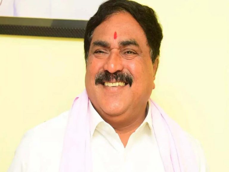 పర్యాటకులను ఆకట్టుకునేలా భద్రకాళీ అమ్మవారి దేవాలయ పరిసరాలు