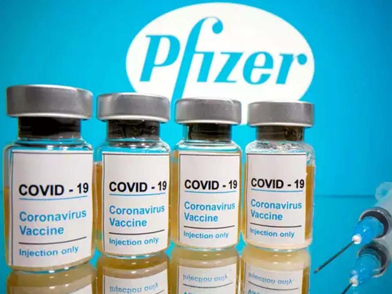 మూడు డోసుల వ్యాక్సిన్‌ తీసుకున్నా వదలని ఒమిక్రాన్‌