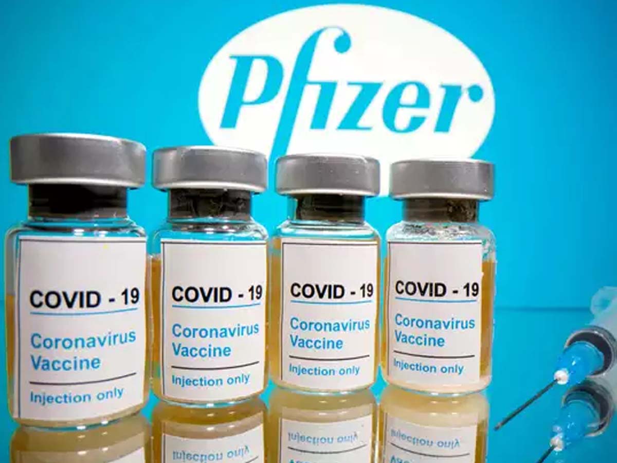 మూడు డోసుల వ్యాక్సిన్‌ తీసుకున్నా వదలని ఒమిక్రాన్‌