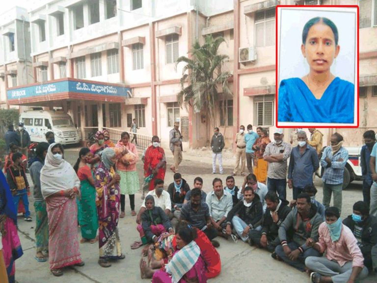 పండంటి మగబిడ్డకు జన్మనిచ్చి .. బాత్రూమ్ లో ఎందుకమ్మా ఆ పని