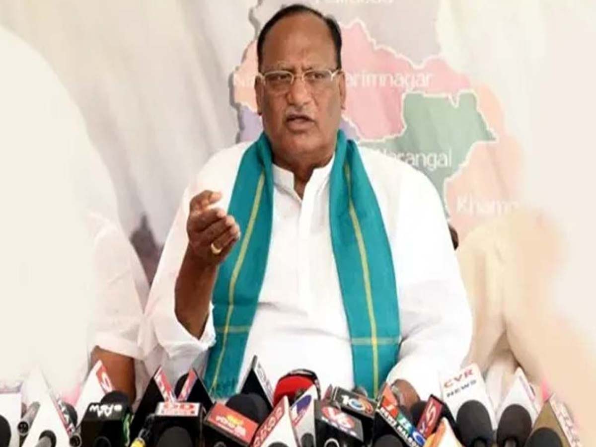 లాభాల్లో ఉన్న బ్యాంకులను అమ్మడం కేంద్ర ప్రభుత్వ వైఫల్యమే: గుత్తా సుఖేందర్‌రెడ్డి