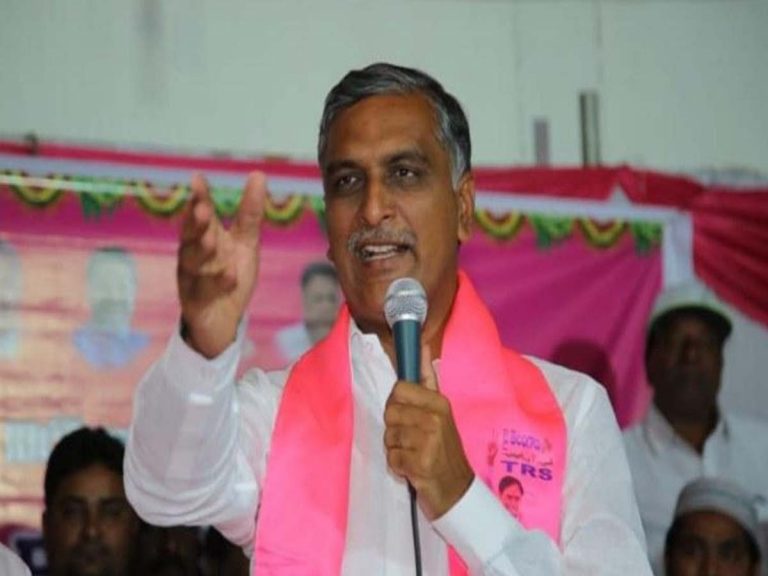 కార్పొరేట్‌ ఆస్పత్రులకు ధీటుగా ప్రభుత్వ ఆస్పత్రులు: హరీష్ రావు