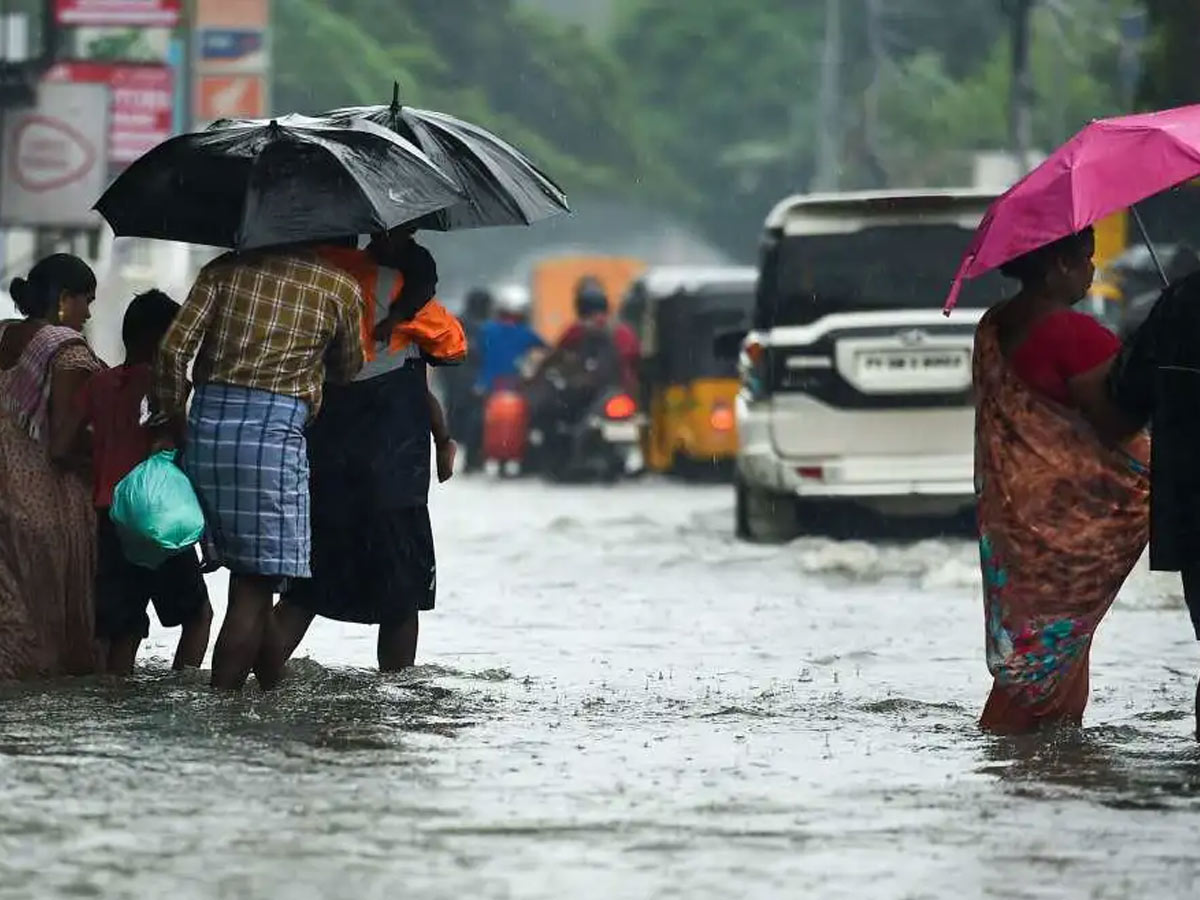 తమిళనాడులో భారీ వర్షాలు.. నీట మునిగిన పలు ప్రాంతాలు..