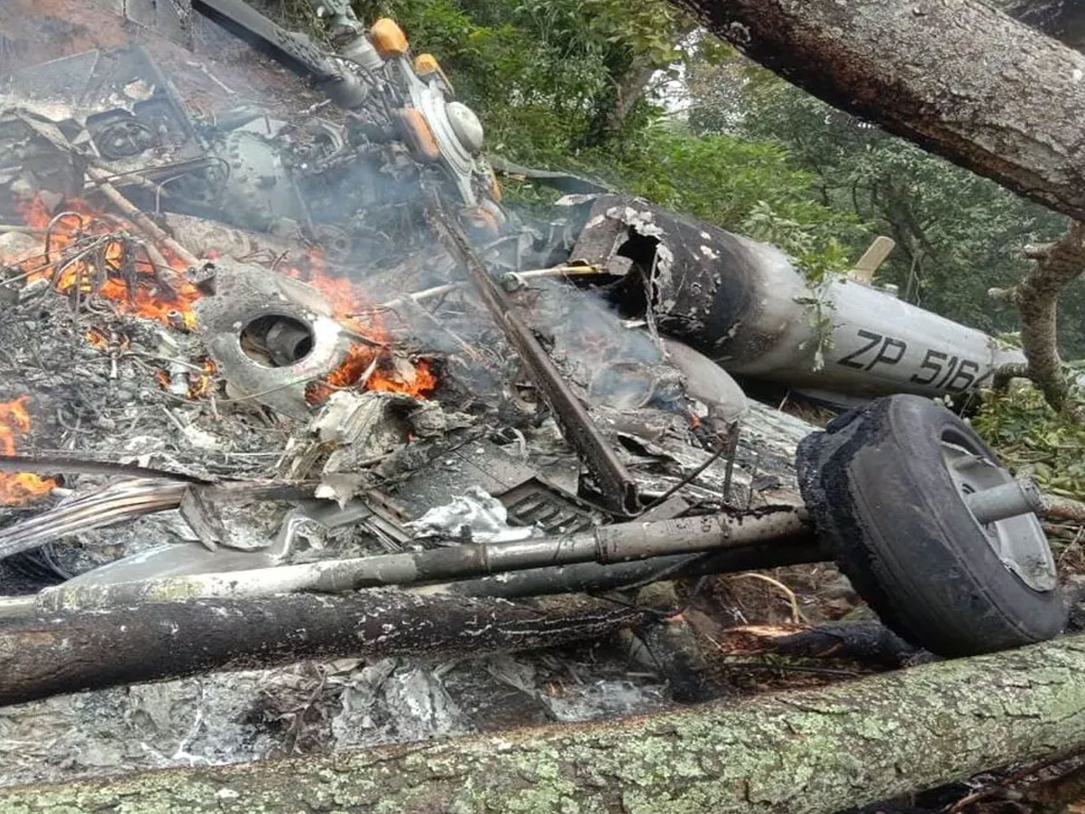 క్రాష్ అయ్యే ముందు పొగమంచులోకి కనిపించకుండా పోయిన హెలికాప్టర్