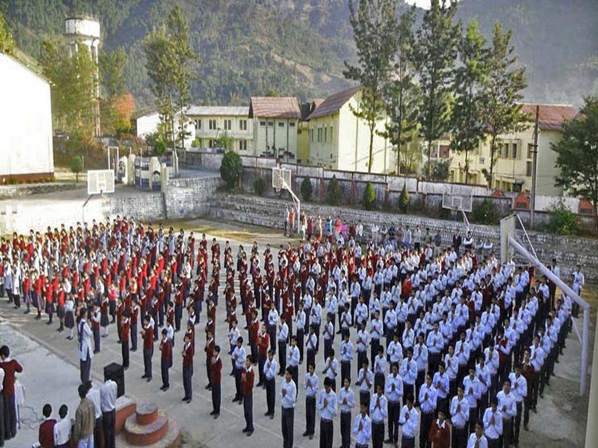 బడిబాట పట్టనున్న ఐఏఎస్‌ అధికారులు.. ఎక్కడంటే..