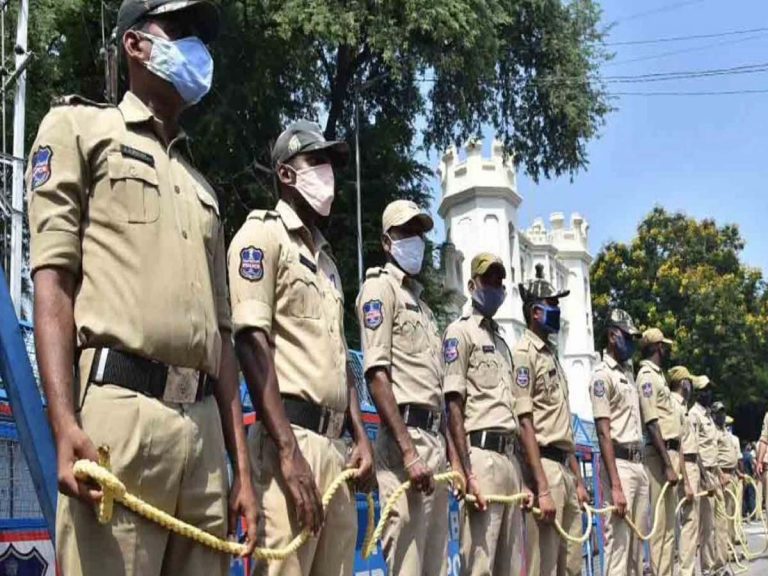 తెలంగాణ హోం గార్డులకు న్యూఇయర్‌ కానుక