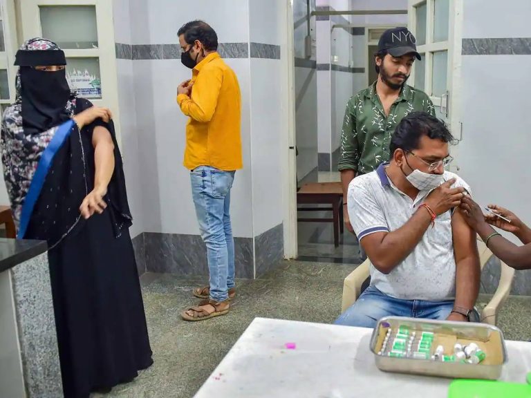 ఒక్క‌రోజులో కోటి మందికి వ్యాక్సినేష‌న్‌…