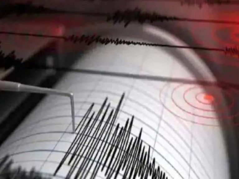 ఇండోనేషియాలో సునామీ హెచ్చరిక జారీ