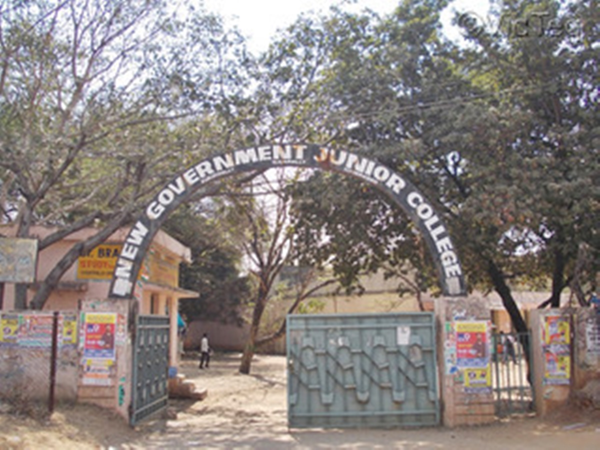 రికార్డు స్థాయిలో ఇంటర్ ఫస్టియర్ అడ్మిషన్‌లు