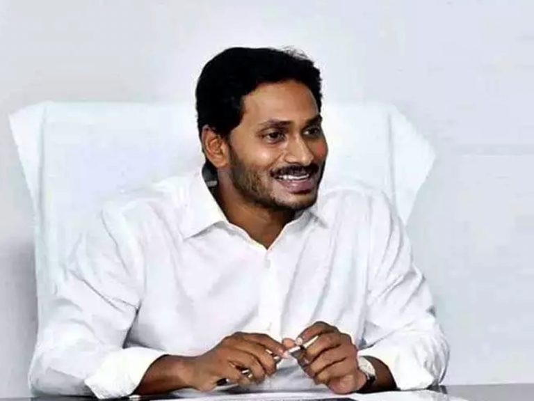 వెంకయ్య మనవరాలి రిసెప్షన్‌కు హాజరుకానున్న సీఎం జగన్