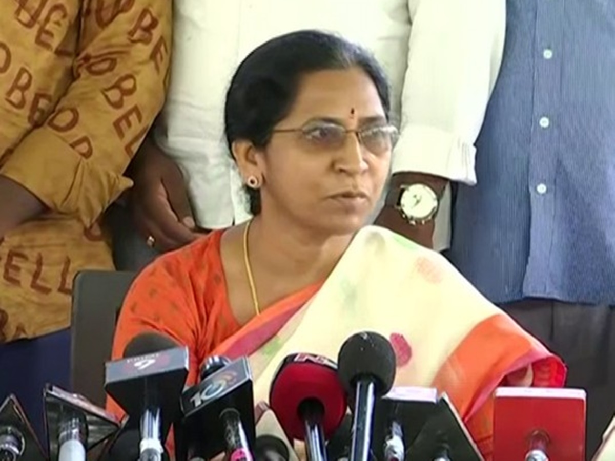 కలెక్టర్ ఆరోపణల్లో నిజం లేదు: ఈటల భార్య జమున